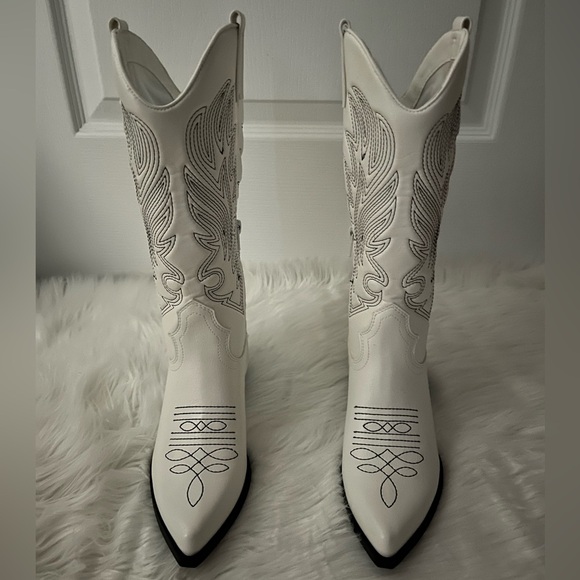🆕 Indigo Rd Women's Western Cowboy Boots Creamy White Size 6 - Picture 2 of 9